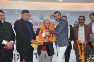 नवनियुक्त प्रमोद गोस्वामी राष्ट्रीय संगठन मंत्री का लखनऊ इकाई द्वारा माला पहना कर स्वागत किया गया 