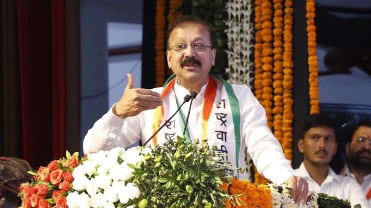 बाबा सिद्दीकी हत्या का मामला पंद्रह दिन पहले धमकी मिली थी,सरकार ने दी थी Y श्रेणी सुरक्षा,पुलिस के अनुसार दो आरोपी हिरासत में लिए गए 