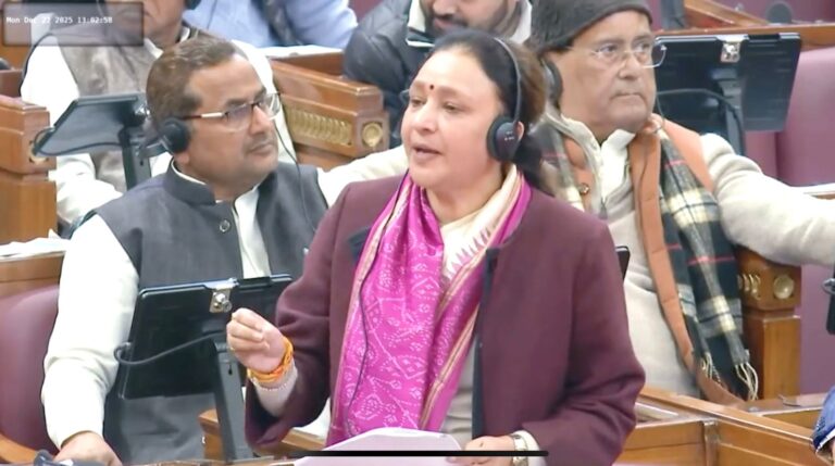 वंदेमातरम के नाम पर राजनीति बंद करे भाजपा ,वन्देमातरम पर बीजेपी की दोहरी मानसिकता, पहले देशवासियों से माफी मांगे बीजेपी – आराधना मिश्रा मोना