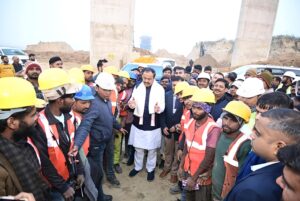 डिप्टी सीएम केशव प्रसाद मौर्य ने रिंग रोड और गंगा सेतु का किया निरीक्षण