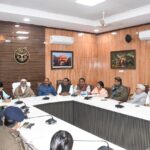 जाम की समस्या से निपटने के लिए बनायें फूलप्रूफ ट्रेफिक प्लान : मंत्री स्वतंत्र देव सिंह 