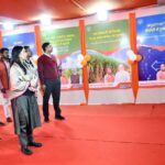 मण्डलायुक्त ने किया सूचना एवं जनसम्पर्क विभाग की प्रदर्शनी का अवलोकन