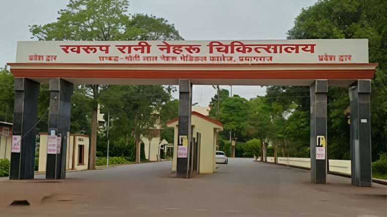 पिटाई से नाराज टैक्निशियन के छात्रों ने एसआरएन अस्पताल में बंद किया एक्सरे, एमआरआई और पैथालॉजी जांच