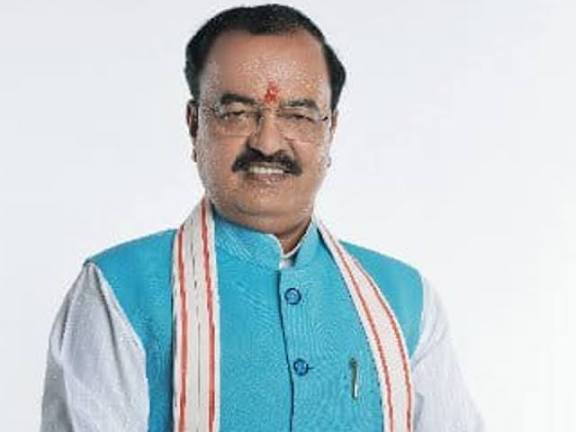 डिप्टी सीएम केशव प्रसाद मौर्य की गाड़ी का गाय से हुआ एक्सीडेंट, बाल- बाल बचे