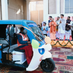 यूपी में तैयार हो रही महिला ई रिक्शा पायलटों की फौज,महिला सुरक्षा में यूपी बन रहा मॉडल स्टेट, ‘सेफ मोबिलिटी’ से बदल रही गांवों की तस्वीर