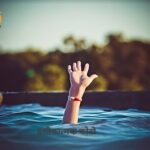 गड्ढे में मिला 16 घंटे से लापता बच्चे का शव,घर से 100 मीटर दूर गड्ढे में उतराती मिली लाश 