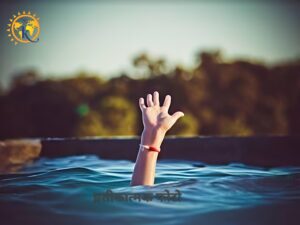 गड्ढे में मिला 16 घंटे से लापता बच्चे का शव,घर से 100 मीटर दूर गड्ढे में उतराती मिली लाश 