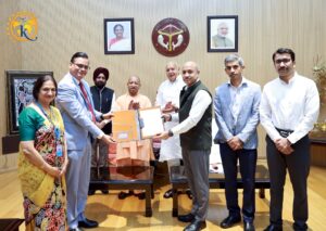 मुख्यमंत्री योगी आदित्यनाथ ने बीईएल के अध्यक्ष एवं प्रबंध निदेशक को सौंपा भूमि आवंटन पत्र