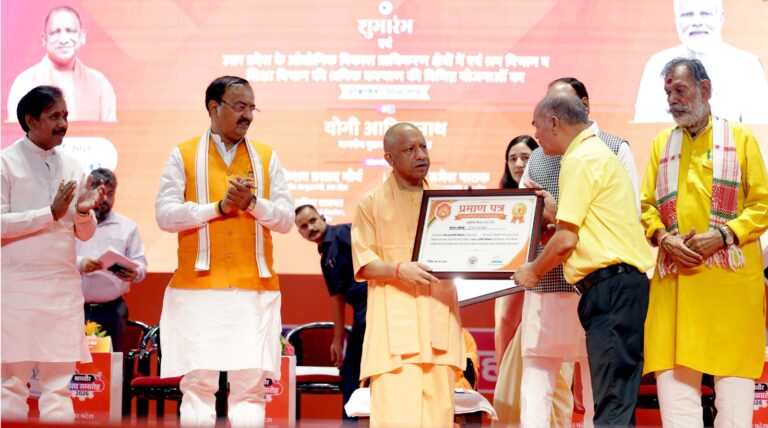 12.26 लाख निर्माण श्रमिकों को दी आयुष्मान कार्ड सुविधा, शेष 15.83 लाख श्रमिकों को भी शीघ्र मिलेगा लाभ : मुख्यमंत्री